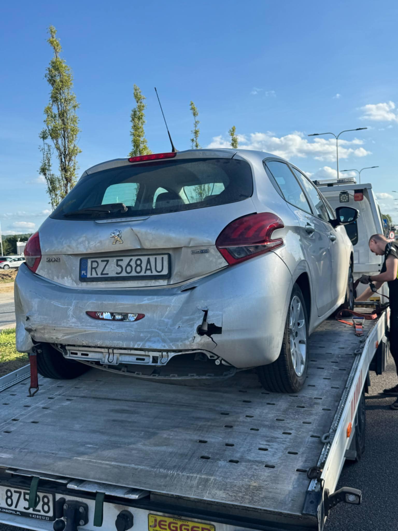 Pomoc drogowa - ceny, czas dojazdu, porównanie firm