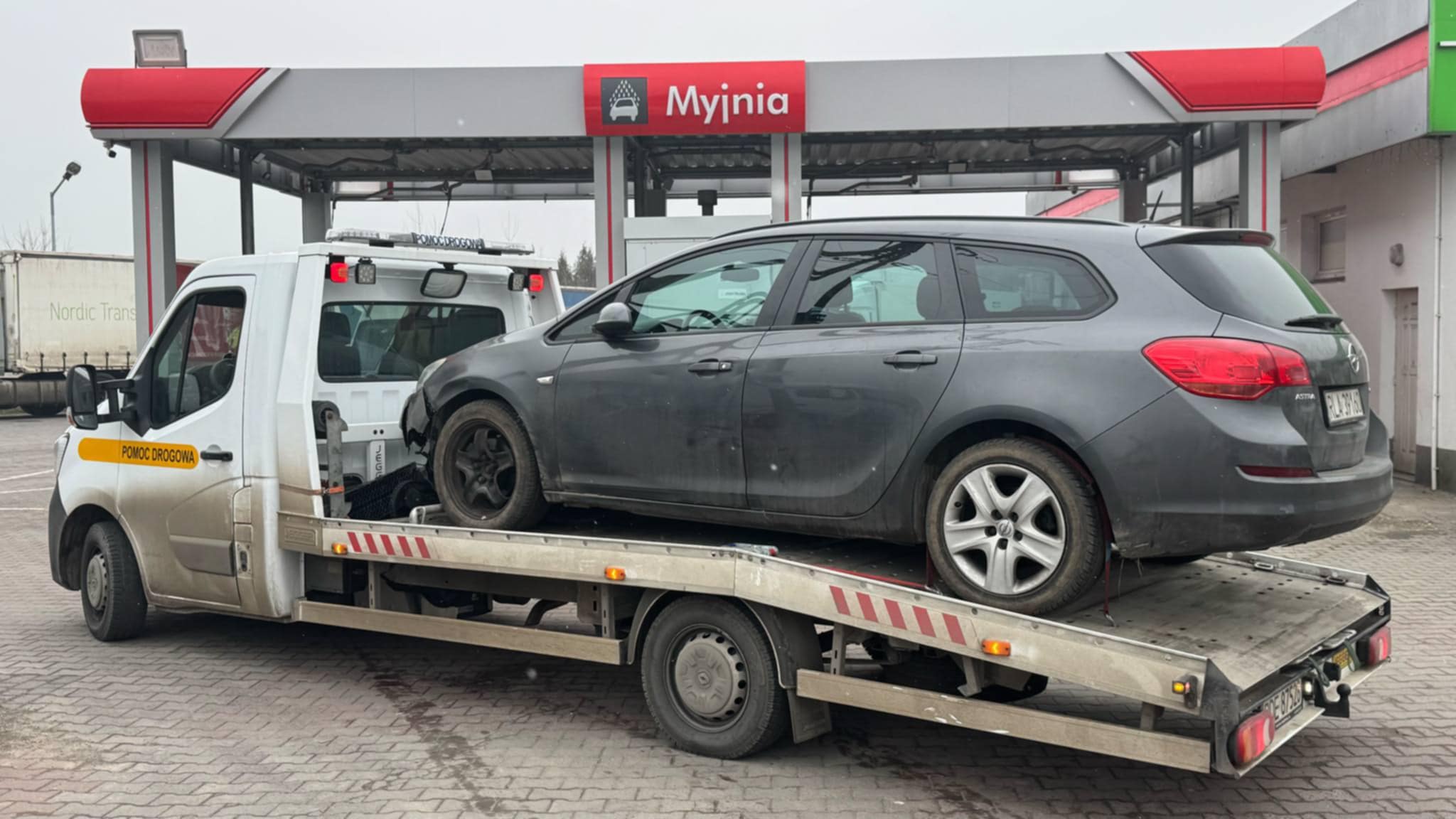 Pomoc drogowa dla aut elektrycznych i hybryd